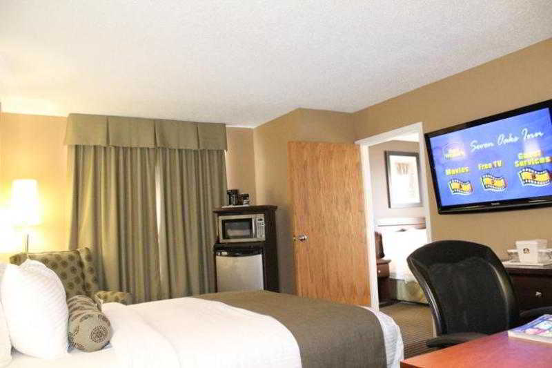 Seven Oaks Hotel Regina Room photo
